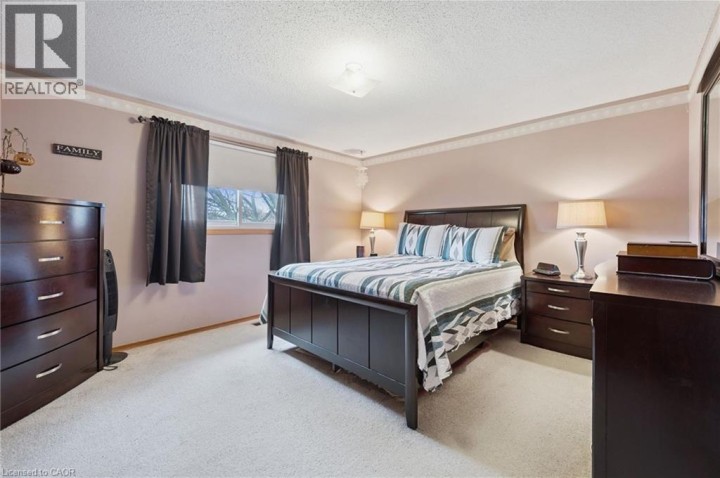 Photo 24 at 52 Tuerr Drive, Laurentian Hills / Country Hills W, Kitchener