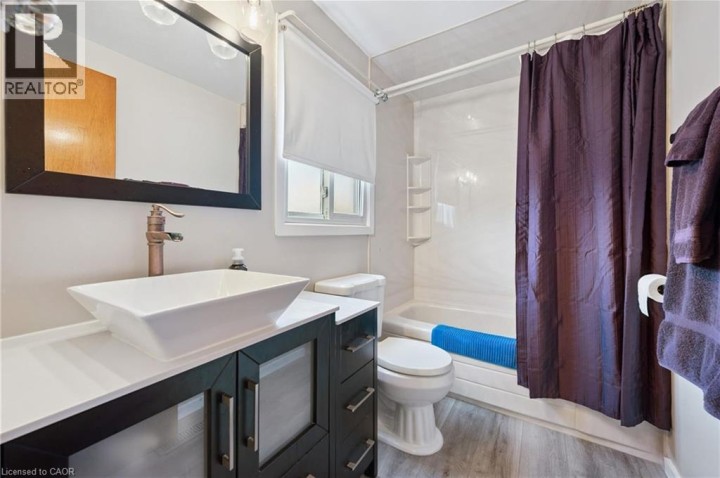 Photo 28 at 52 Tuerr Drive, Laurentian Hills / Country Hills W, Kitchener