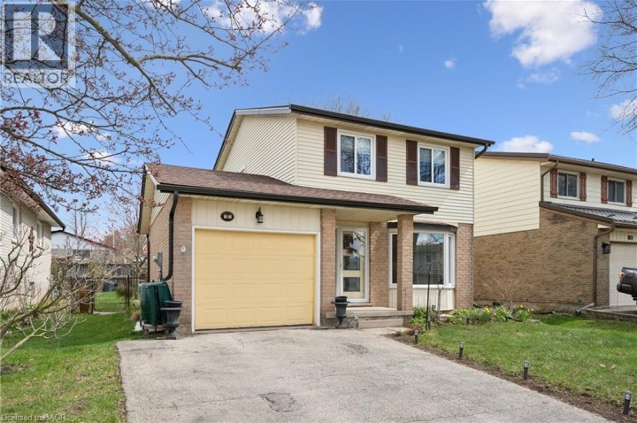 Photo 3 at 52 Tuerr Drive, Laurentian Hills / Country Hills W, Kitchener