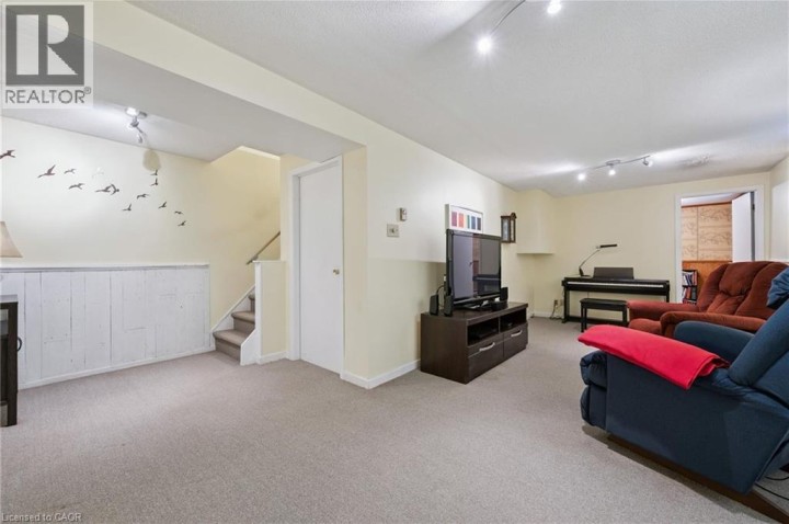 Photo 31 at 52 Tuerr Drive, Laurentian Hills / Country Hills W, Kitchener