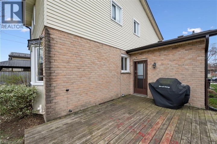 Photo 40 at 52 Tuerr Drive, Laurentian Hills / Country Hills W, Kitchener