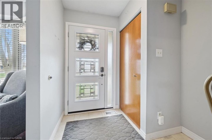 Photo 7 at 52 Tuerr Drive, Laurentian Hills / Country Hills W, Kitchener