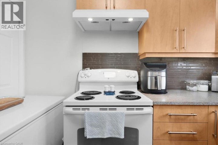 Photo 12 at 26 Wiltshire Drive, Mayfair, Brantford