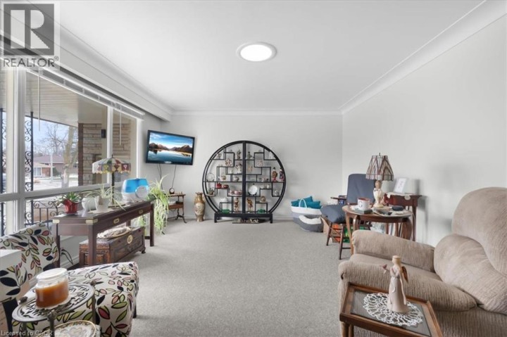 Photo 5 at 26 Wiltshire Drive, Mayfair, Brantford