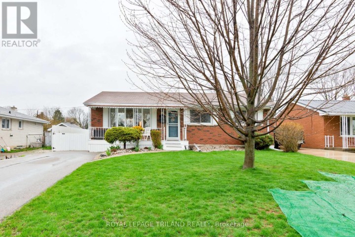 Photo 2 at 41 Dunwich Drive, St. Thomas