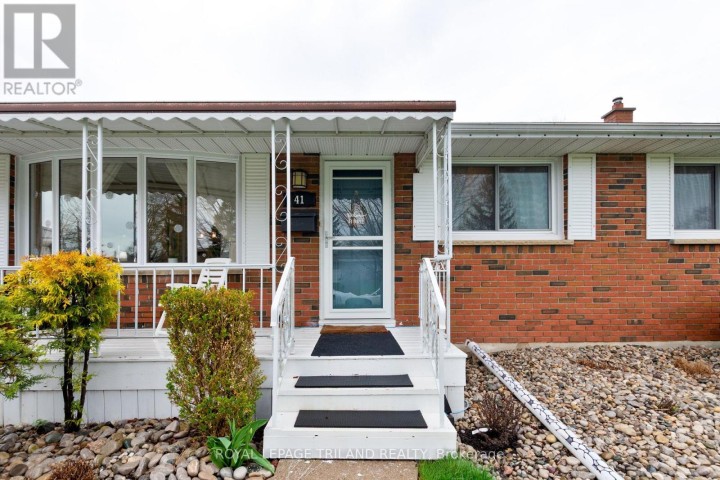 Photo 3 at 41 Dunwich Drive, St. Thomas