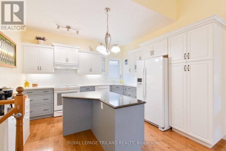 Photo 3 at 87 Pine Valley Drive, St. Thomas