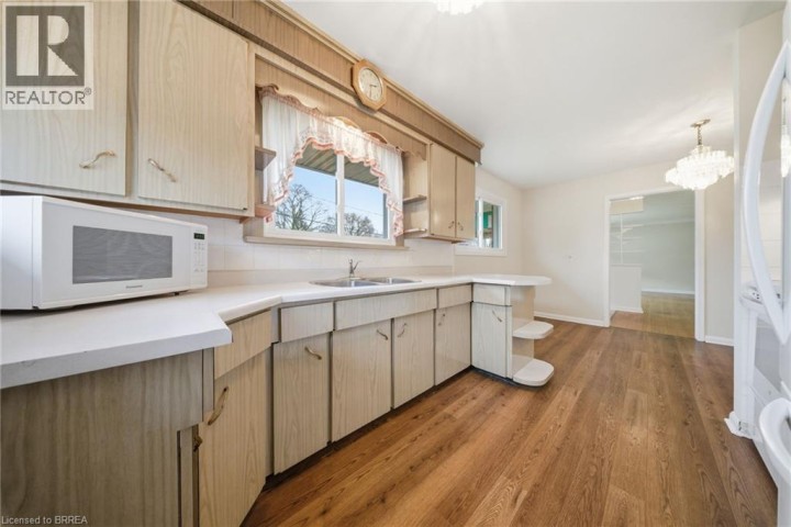 Photo 8 at 51 Graham Avenue, Lion's Park, Brantford