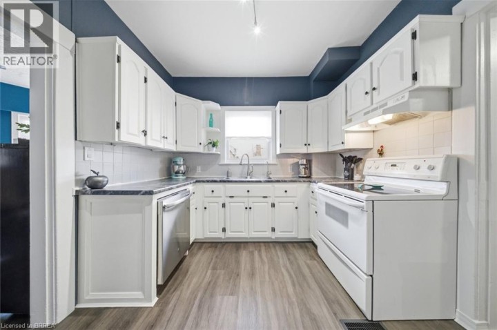 Photo 8 at 8 Carlyle Street, Old West Brant, Brantford