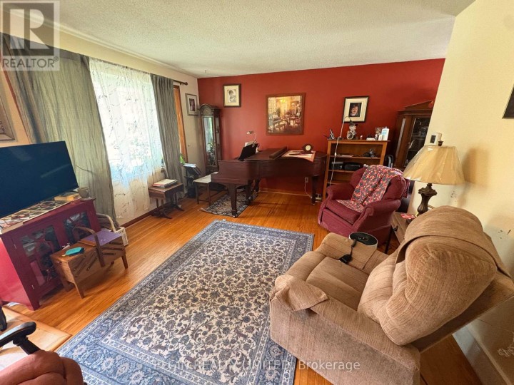 Photo 2 at 14 Glanworth Avenue, St. Thomas