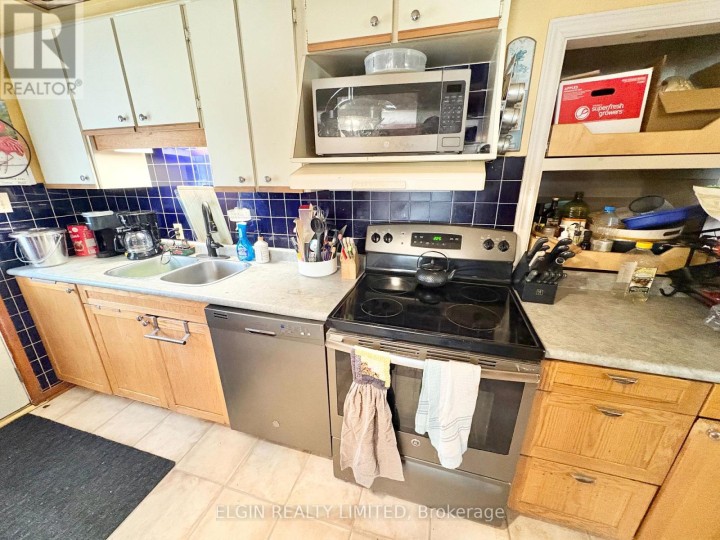 Photo 3 at 14 Glanworth Avenue, St. Thomas