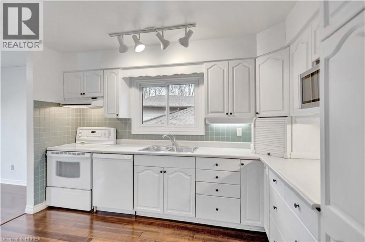 Photo 7 at 26 October Place, Cedarland, Brantford