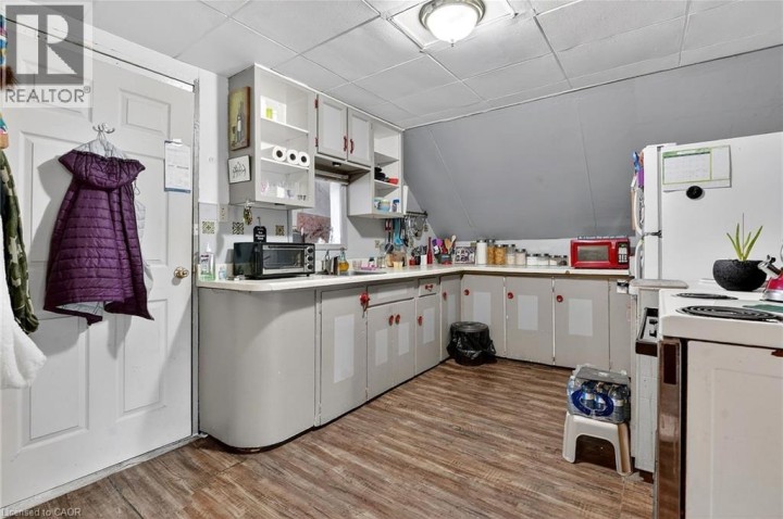 Photo 14 at 93 Walnut Street, Old West Brant, Brantford