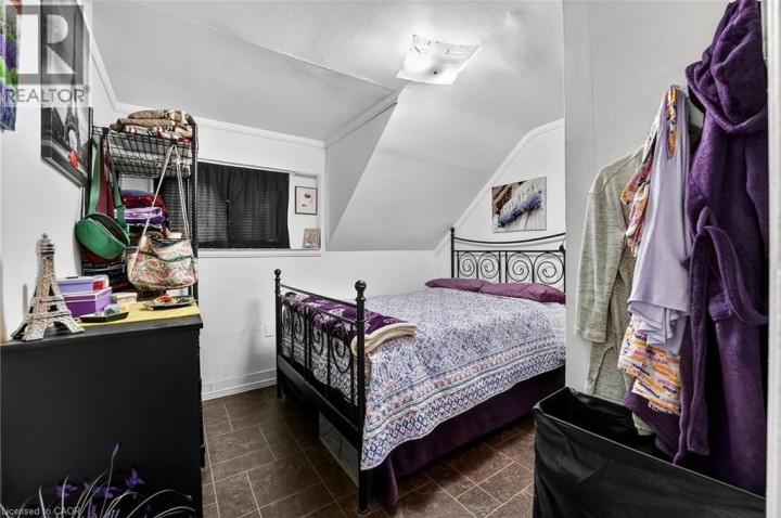 Photo 16 at 93 Walnut Street, Old West Brant, Brantford