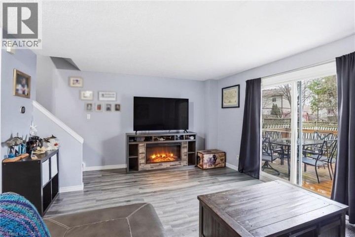 Photo 10 at 16 Enfield Crescent, Brantwood Park, Brantford