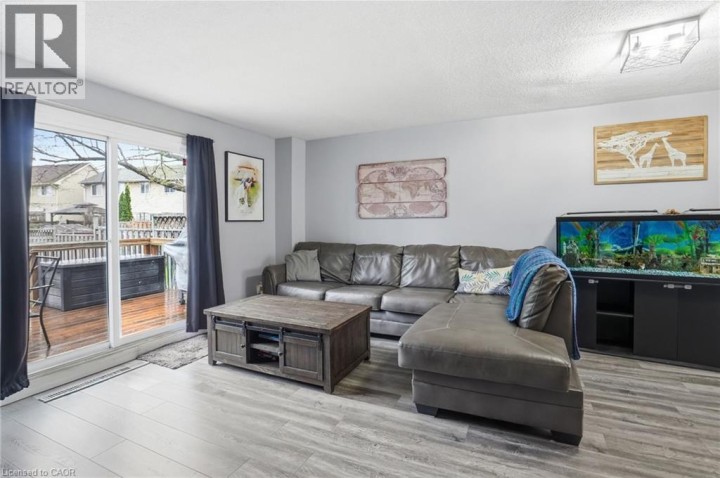 Photo 13 at 16 Enfield Crescent, Brantwood Park, Brantford