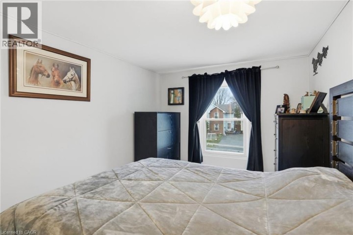 Photo 19 at 16 Enfield Crescent, Brantwood Park, Brantford