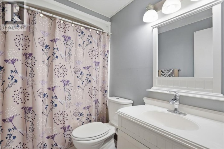 Photo 21 at 16 Enfield Crescent, Brantwood Park, Brantford