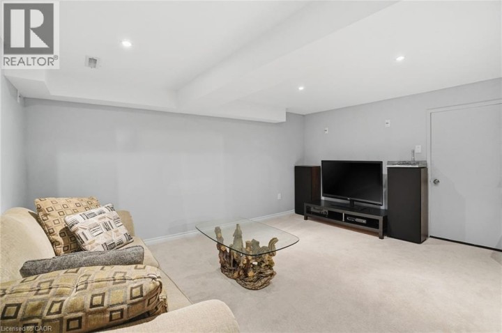 Photo 28 at 16 Enfield Crescent, Brantwood Park, Brantford