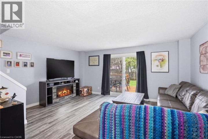 Photo 9 at 16 Enfield Crescent, Brantwood Park, Brantford