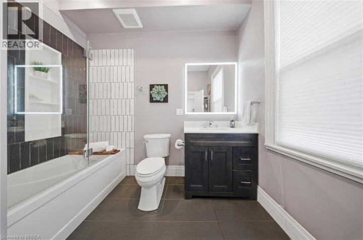 Photo 12 at 62 Walnut Street, Old West Brant, Brantford