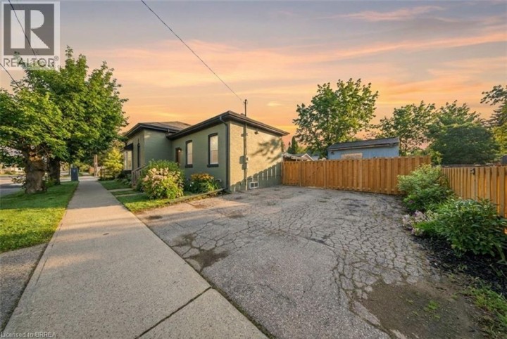 Photo 20 at 62 Walnut Street, Old West Brant, Brantford