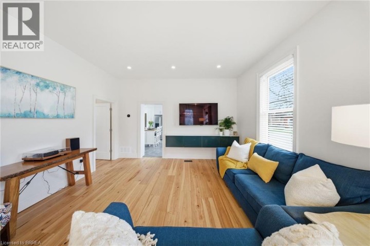 Photo 5 at 62 Walnut Street, Old West Brant, Brantford