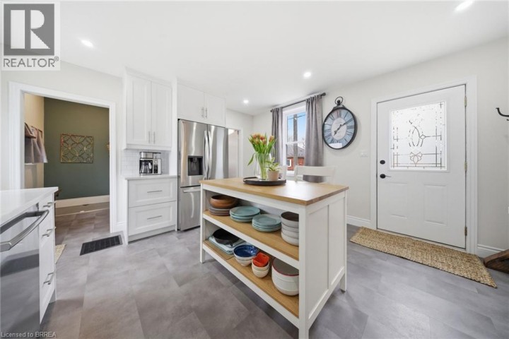 Photo 9 at 62 Walnut Street, Old West Brant, Brantford