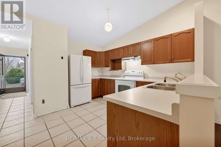 Photo 6 at 23 - 24 Griffiths Drive, Innerkip (Paris), Woodstock
