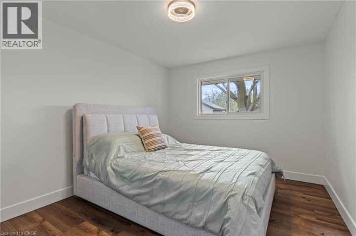 Photo 14 at 45 Driftwood Drive, Rosedale / Gable Height, Brantford