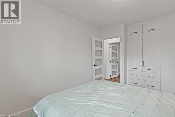 Photo 15 at 45 Driftwood Drive, Rosedale / Gable Height, Brantford