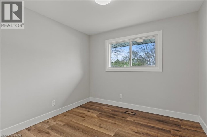 Photo 17 at 45 Driftwood Drive, Rosedale / Gable Height, Brantford