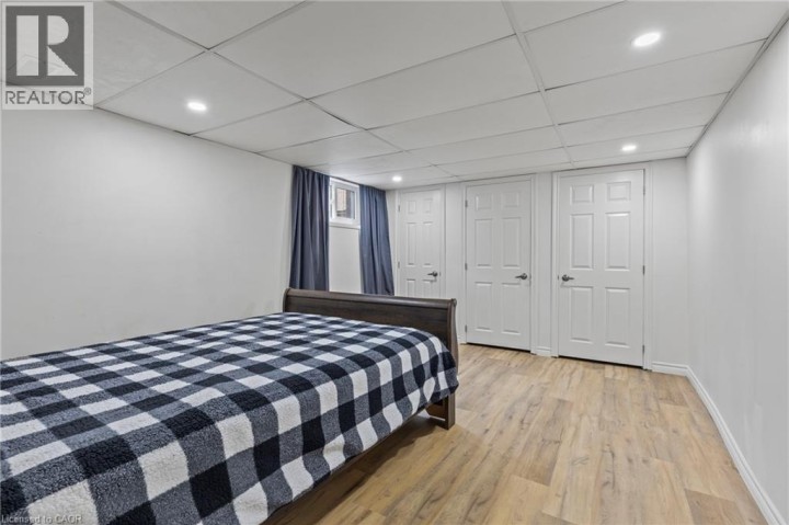 Photo 21 at 45 Driftwood Drive, Rosedale / Gable Height, Brantford