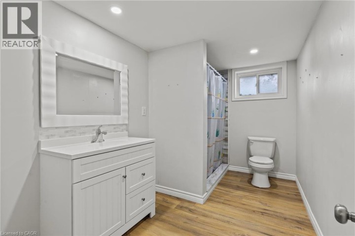 Photo 22 at 45 Driftwood Drive, Rosedale / Gable Height, Brantford