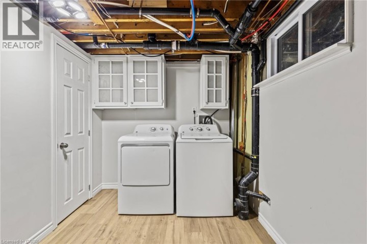 Photo 23 at 45 Driftwood Drive, Rosedale / Gable Height, Brantford