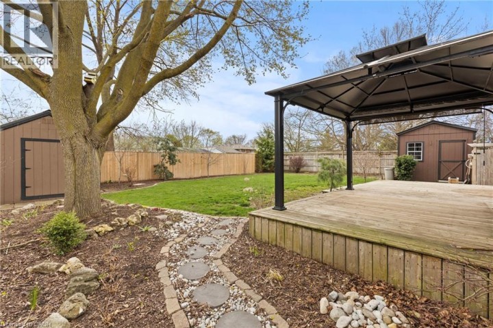 Photo 27 at 45 Driftwood Drive, Rosedale / Gable Height, Brantford