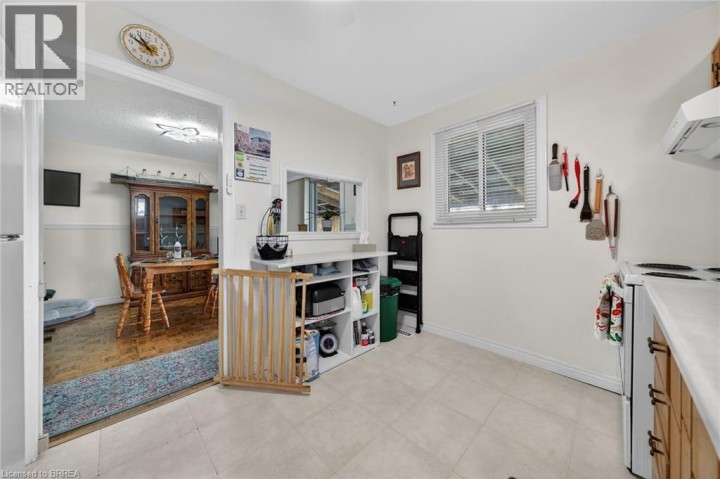 Photo 12 at 34 Enfield Crescent, Brantwood Park, Brantford