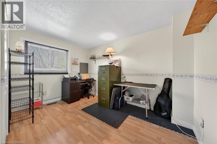 Photo 18 at 34 Enfield Crescent, Brantwood Park, Brantford