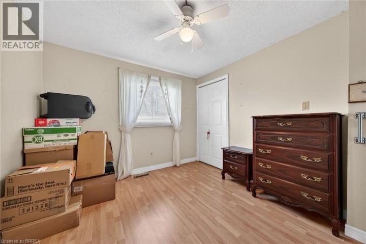 Photo 19 at 34 Enfield Crescent, Brantwood Park, Brantford