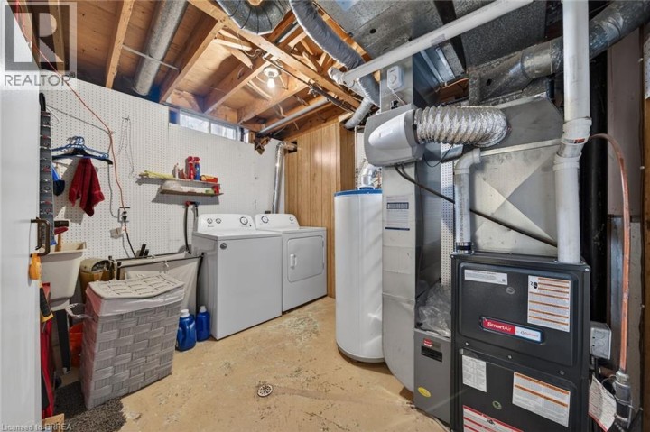 Photo 23 at 34 Enfield Crescent, Brantwood Park, Brantford