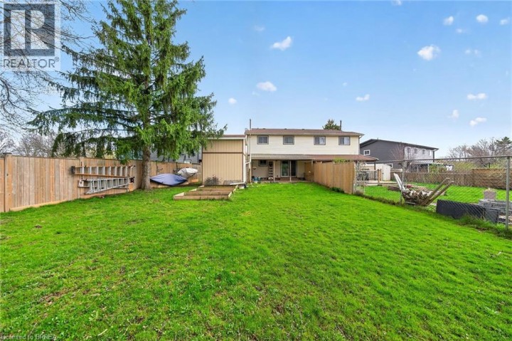 Photo 33 at 34 Enfield Crescent, Brantwood Park, Brantford