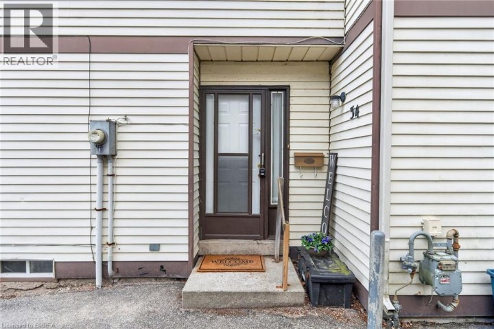 Photo 4 at 34 Enfield Crescent, Brantwood Park, Brantford