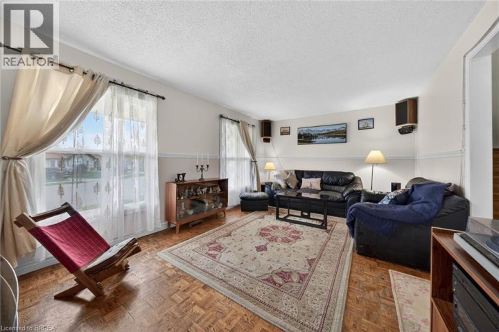 Photo 7 at 34 Enfield Crescent, Brantwood Park, Brantford