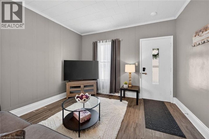 Photo 12 at 27 High Street, Terrace Hill, Brantford