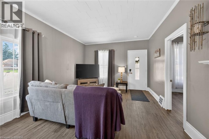 Photo 13 at 27 High Street, Terrace Hill, Brantford