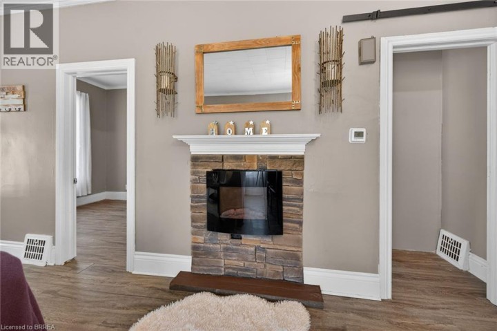 Photo 19 at 27 High Street, Terrace Hill, Brantford