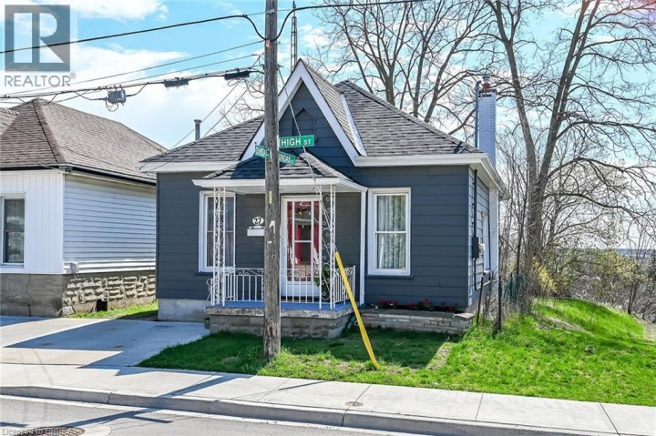 Photo 2 at 27 High Street, Terrace Hill, Brantford