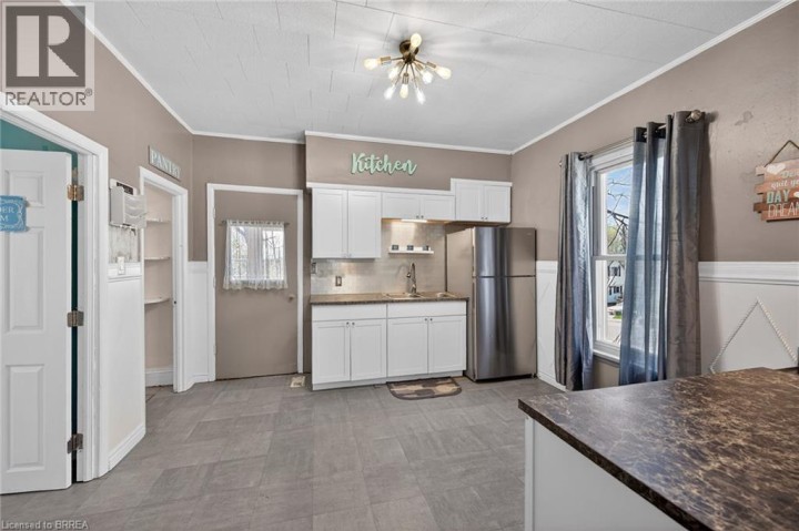 Photo 22 at 27 High Street, Terrace Hill, Brantford