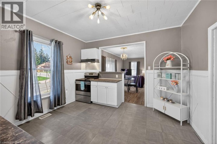 Photo 24 at 27 High Street, Terrace Hill, Brantford