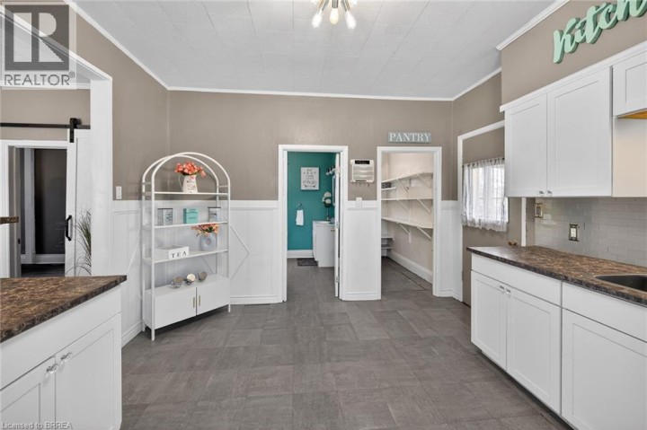 Photo 25 at 27 High Street, Terrace Hill, Brantford